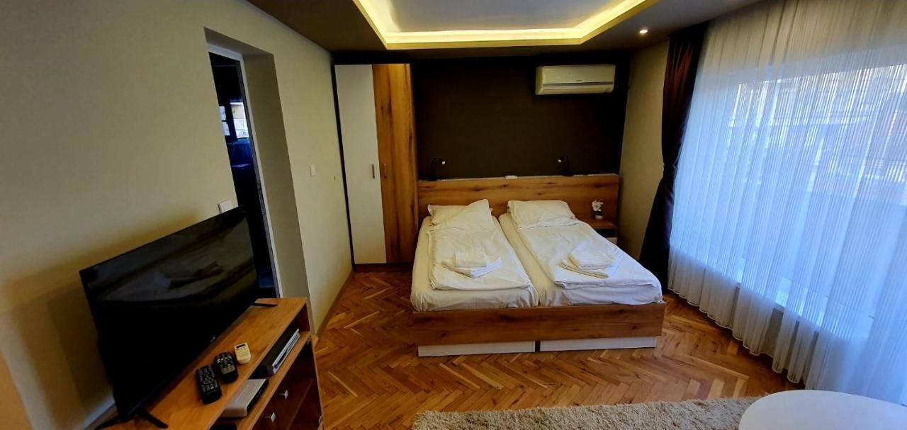 Ivet Guest Rooms Warna Exterior foto